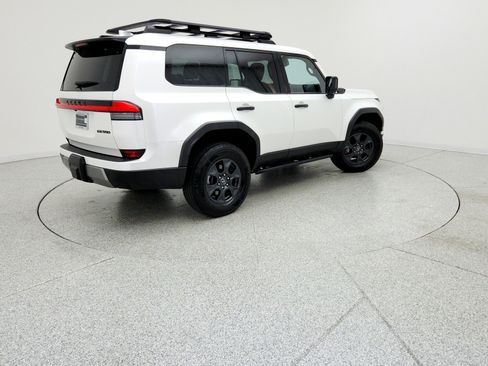 Used 2024 Lexus GX 550 AWD/4WD image 5