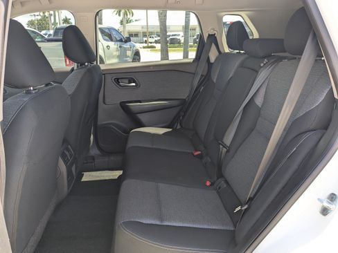 Used 2023 Nissan Rogue SV FWD image 14
