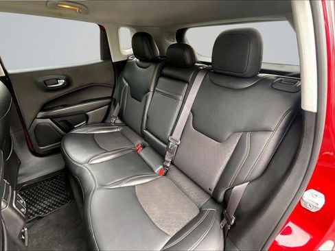 Used 2019 Jeep Compass Latitude w/ Cold Weather Group AWD/4WD image 25