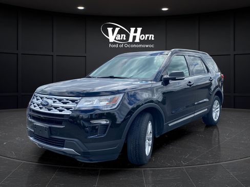 Used 2019 Ford Explorer XLT w/ Equipment Group 202A AWD/4WD image 3