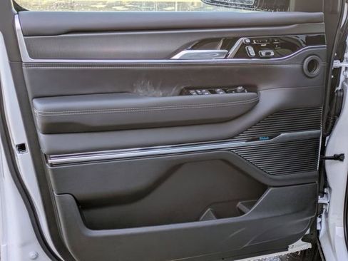 New 2026 Jeep Grand Wagoneer Summit image 12