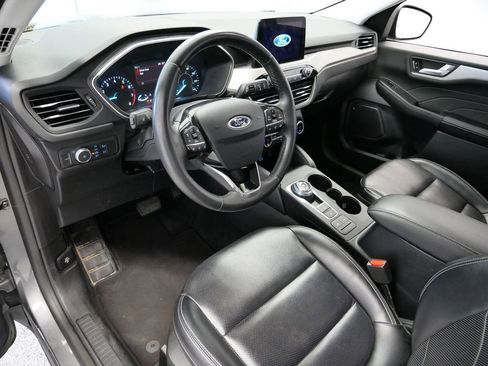 Used 2022 Ford Escape SEL image 2