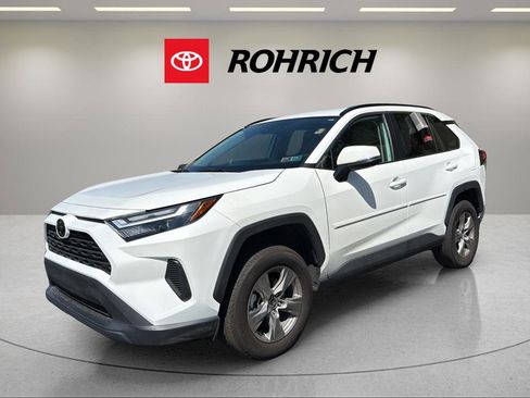 Used 2024 Toyota RAV4 XLE AWD/4WD image 1