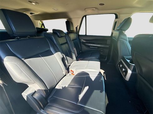 Used 2024 Ford Expedition Max XLT image 30
