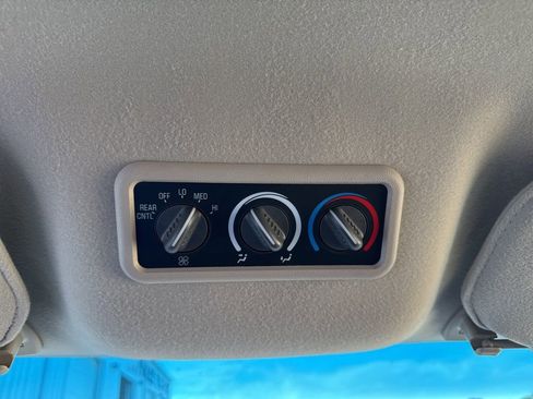 Used 2003 GMC Savana 1500 Passenger w/ Sle Preferred Equipment Group image 20