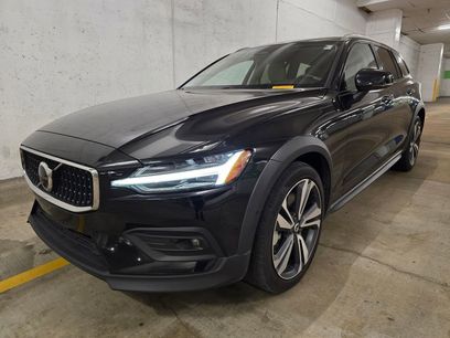 Used 2025 Volvo V60 B5 Cross Country Plus