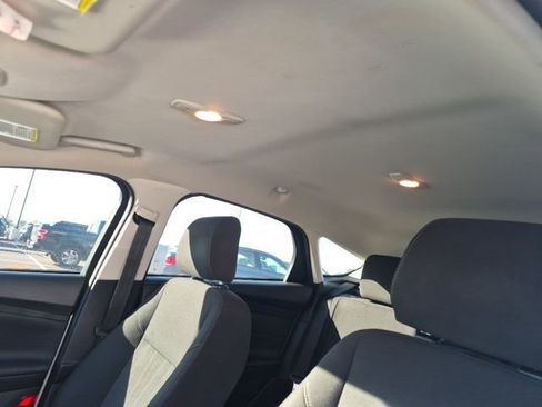 Used 2017 Ford Focus SE image 10