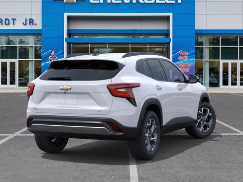 New 2026 Chevrolet Trax LT FWD image 6
