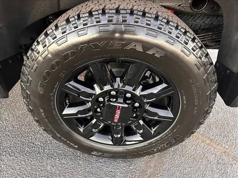 New 2026 GMC Sierra 2500 AT4 w/ AT4 Premium Plus Package image 15