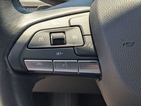 Used 2025 Cadillac XT4 Premium Luxury FWD image 17