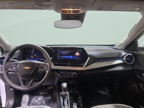 Used 2024 Chevrolet Trax LT image 16