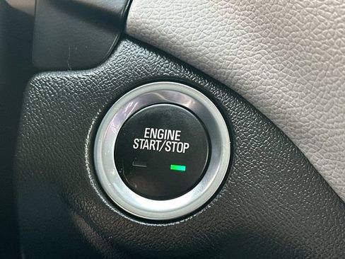 Used 2023 Chevrolet Equinox LS image 33