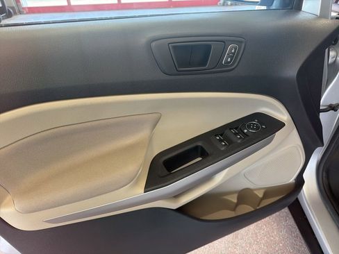 Used 2021 Ford EcoSport S image 5