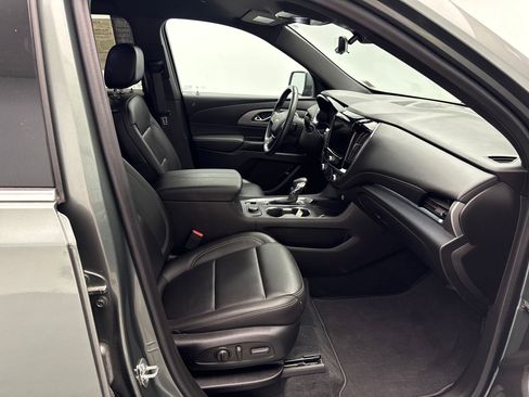 Used 2023 Chevrolet Traverse LT w/ LT Premium Package image 27