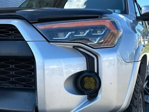 Used 2016 Toyota 4Runner SR5 RWD image 9
