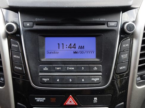 Used 2016 Hyundai Elantra GT FWD image 34