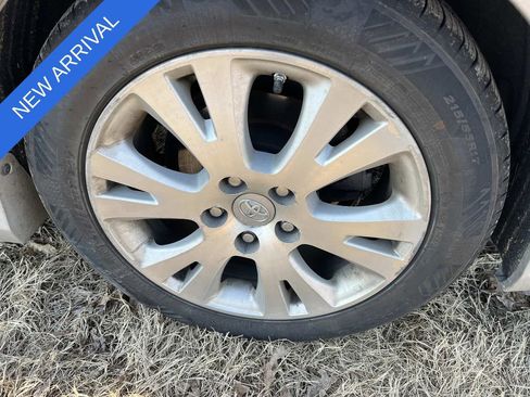 Used 2011 Toyota Avalon Limited image 11