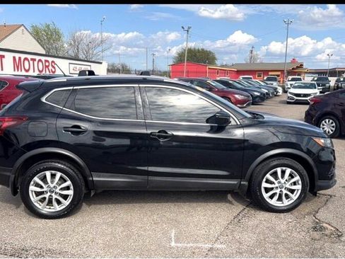 Used 2020 Nissan Rogue Sport SV image 14