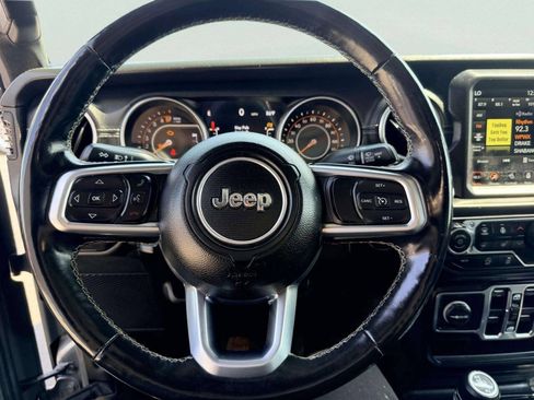 Used 2020 Jeep Gladiator Overland AWD/4WD image 31