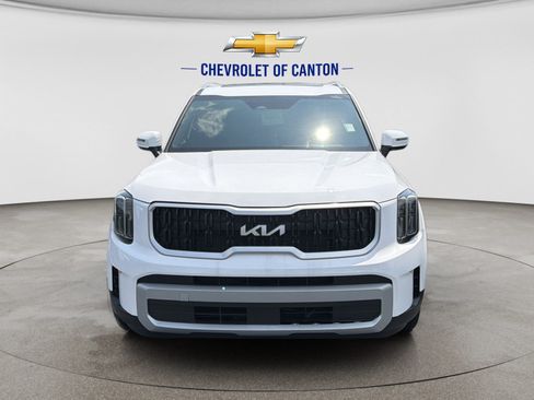 Used 2023 Kia Telluride EX w/ EX Captain's Chair Package AWD/4WD image 2