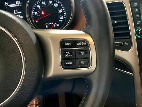 Used 2011 Jeep Grand Cherokee Overland Summit AWD/4WD image 24