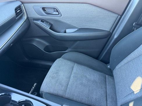 Used 2022 Nissan Rogue S FWD image 19