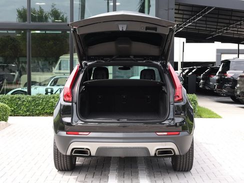 Used 2022 Cadillac XT4 Premium Luxury w/ Cold Weather Package FWD image 7