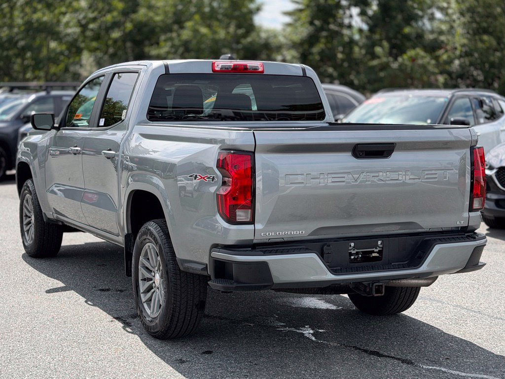 Used 2024 Chevrolet Colorado LT AWD/4WD image 3