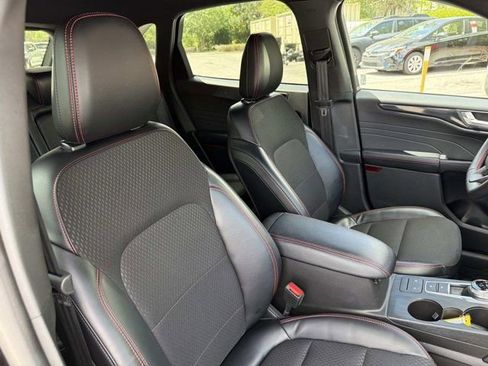 Used 2025 Ford Escape ST-Line AWD/4WD image 18