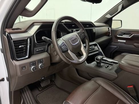 Used 2024 GMC Sierra 1500 Denali w/ Denali Reserve Package AWD/4WD image 10