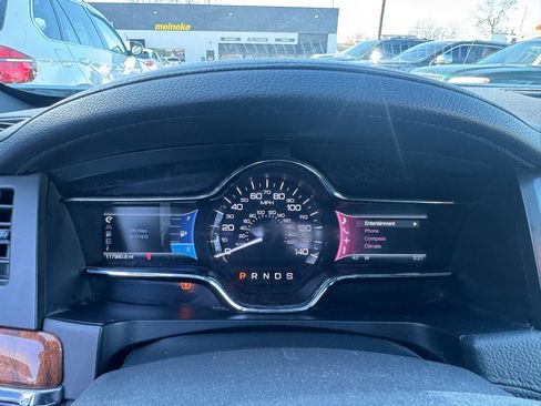 Used 2013 Lincoln MKS image 19