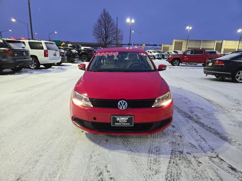 Used 2012 Volkswagen Jetta SE image 2