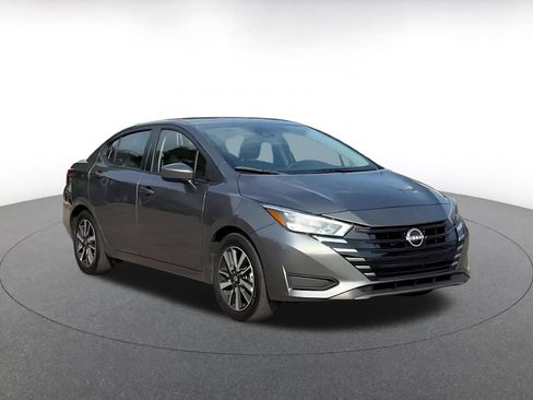 Used 2025 Nissan Versa SV FWD image 3