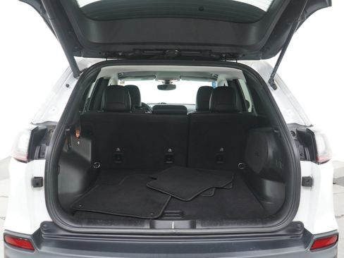 Used 2019 Jeep Cherokee Limited image 15