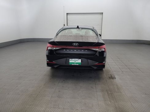 Used 2023 Hyundai Elantra SEL FWD image 7