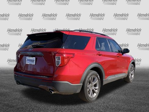 Used 2022 Ford Explorer XLT w/ Equipment Group 202A image 10