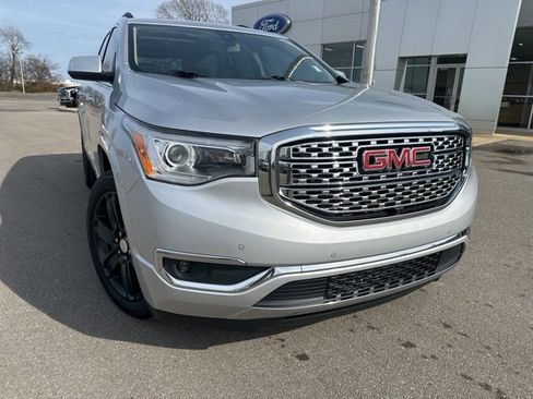 Used 2017 GMC Acadia Denali w/ Technology Package image 5
