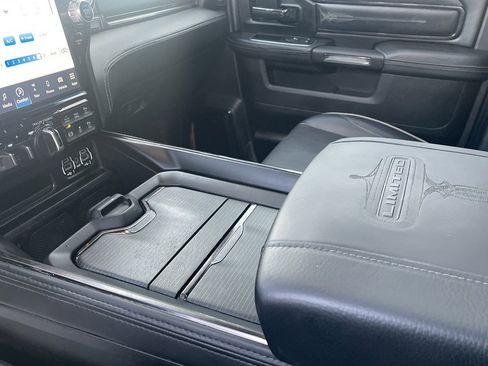 Used 2023 RAM 2500 Limited image 32