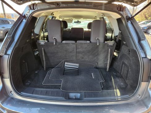 Used 2019 Nissan Pathfinder SV image 8