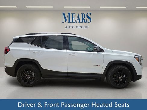 Used 2023 GMC Terrain AT4 image 7