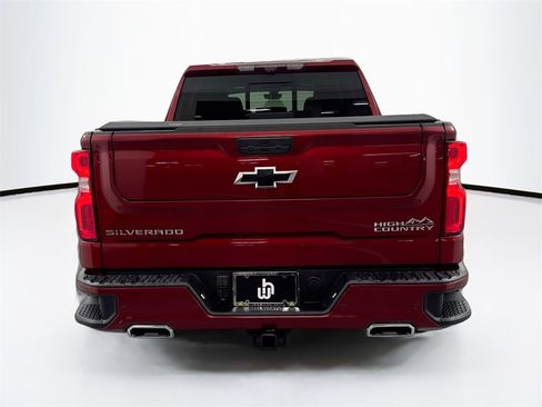 Used 2021 Chevrolet Silverado 1500 High Country w/ Technology Package image 6