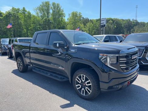 Certified 2024 GMC Sierra 1500 AT4 w/ AT4 Premium Package image 13