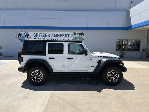 Used 2024 Jeep Wrangler Unlimited Rubicon AWD/4WD image 11