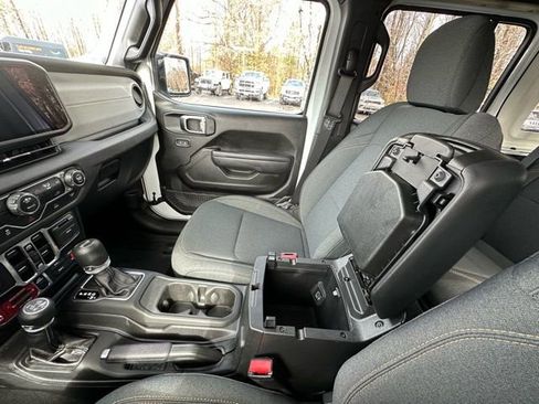 Used 2025 Jeep Wrangler Willys 4xe image 25