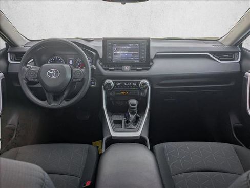 Used 2022 Toyota RAV4 XLE FWD image 17