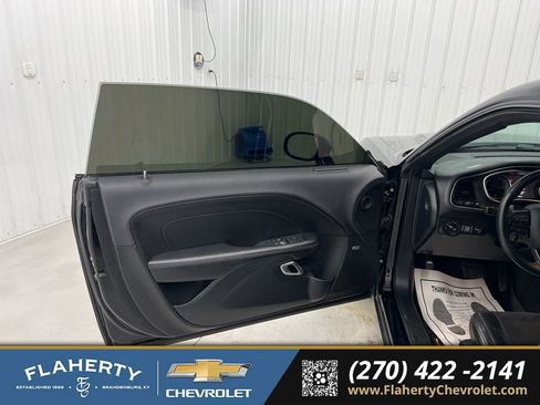 Used 2018 Dodge Challenger GT w/ Technology Group image 8