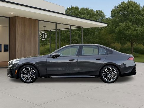 Used 2025 BMW 530i w/ M Sport Package image 12