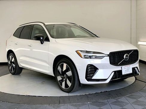 Used 2024 Volvo XC60 T8 Plus w/ Climate Package AWD/4WD image 1
