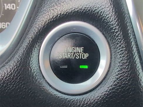 Used 2018 Chevrolet Traverse LT image 16