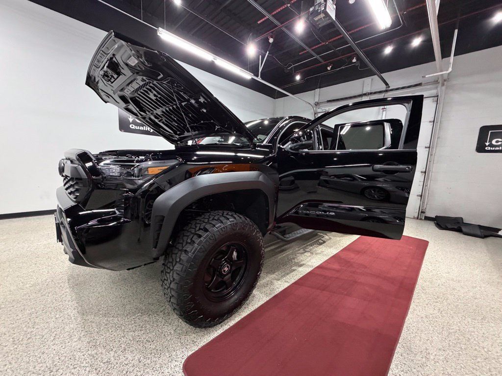 Used 2025 Toyota Tacoma TRD Off-Road AWD/4WD image 68